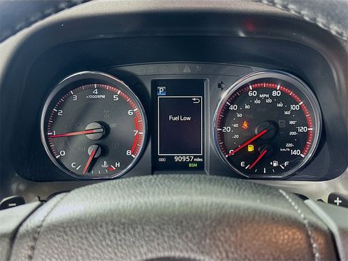 Used 2018 Toyota RAV4 SE image 24