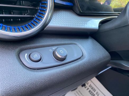 Used 2025 Chevrolet Trax LT w/ Driver Confidence Package image 60