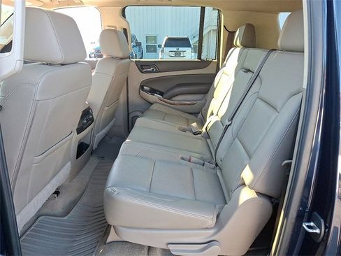 Used 2020 Chevrolet Suburban Premier image 10