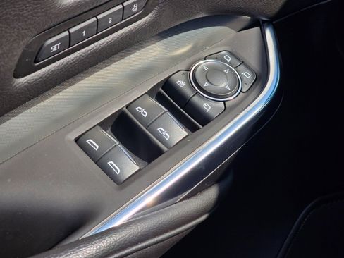 Used 2023 Cadillac XT4 Premium Luxury AWD/4WD image 38