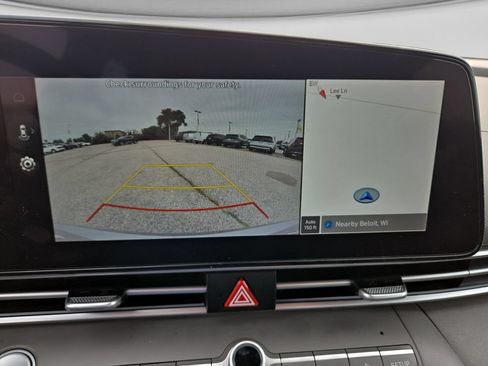Used 2024 Hyundai Elantra SEL FWD image 29