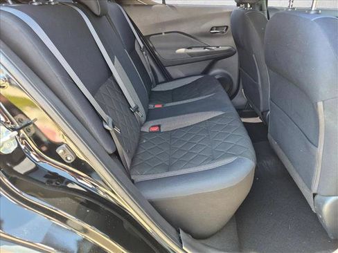 Used 2018 Nissan Kicks SV FWD image 19