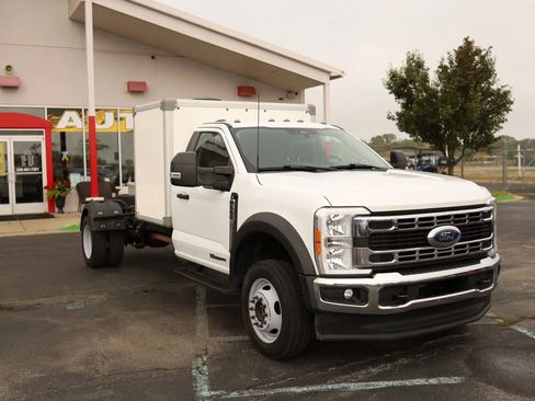 Used 2023 Ford F550 4x4 Regular Cab Super Duty image 3