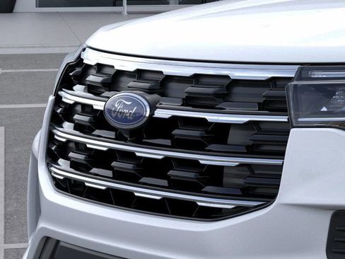 New 2025 Ford Explorer Active image 18