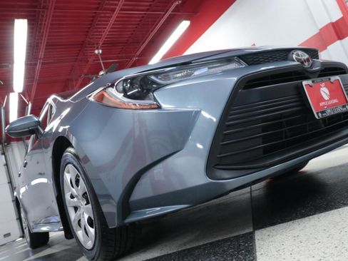 Used 2023 Toyota Corolla LE image 31