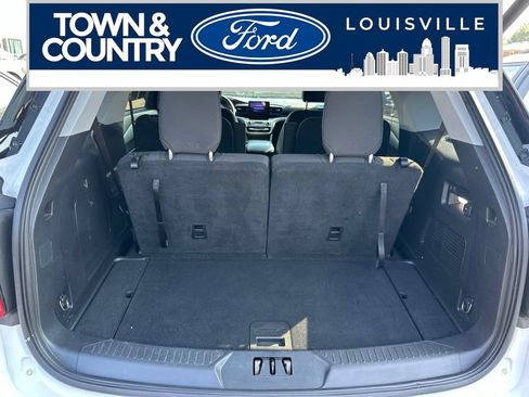 Used 2021 Ford Explorer XLT w/ Class III Trailer Tow Package AWD/4WD image 10