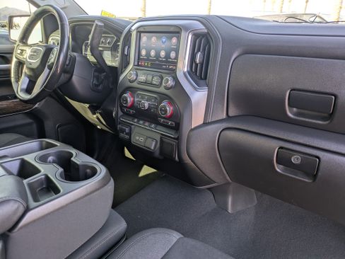 Used 2022 GMC Sierra 1500 SLE w/ X31 Off-Road Package image 12