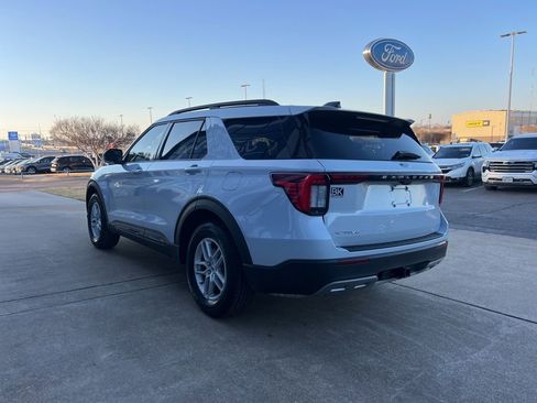 New 2026 Ford Explorer Active w/ Active Comfort Package image 4