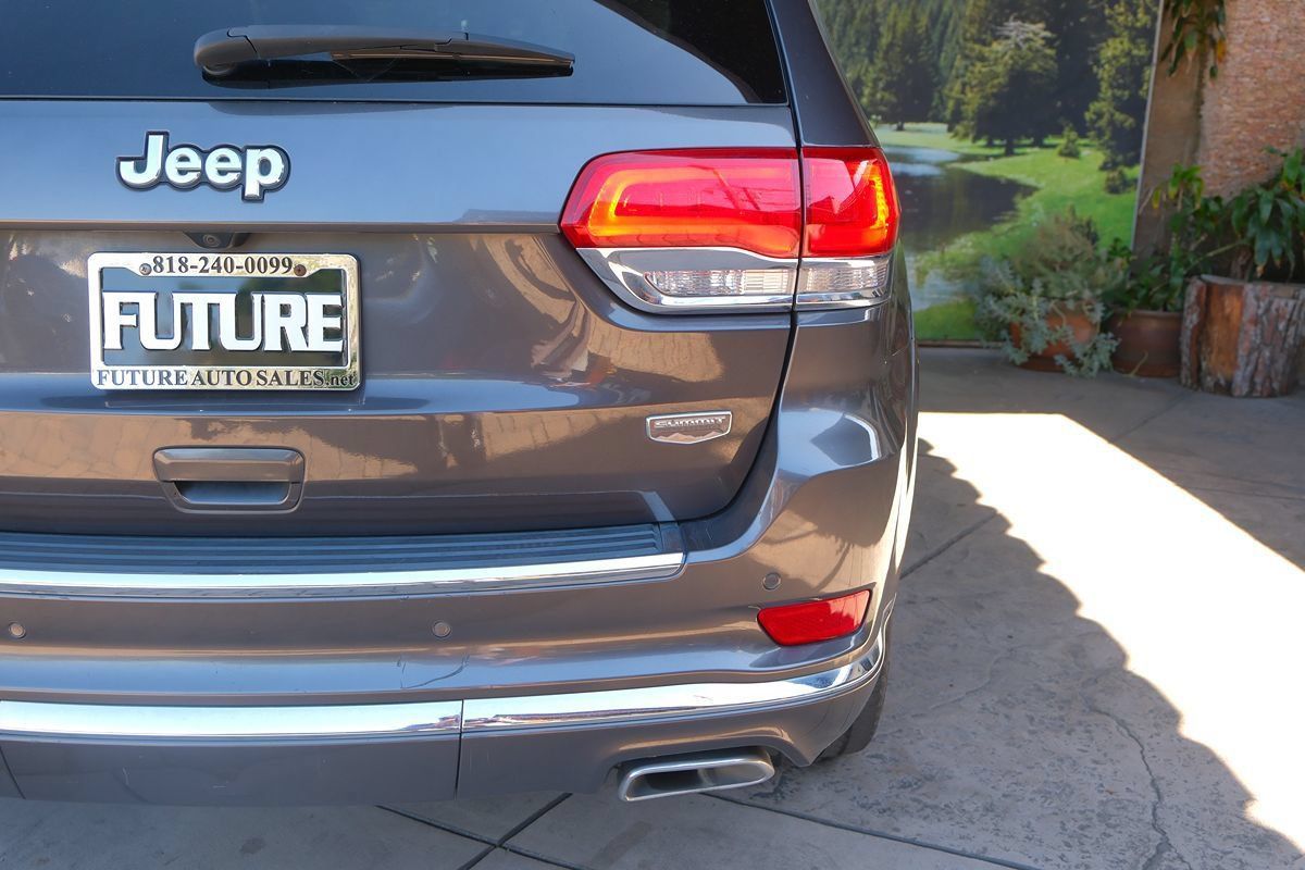 Used 2018 Jeep Grand Cherokee Summit w/ Skid Plate Group AWD/4WD image 42