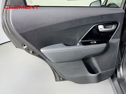 Used 2022 Kia Niro EX w/ Cold Weather Package FWD image 27