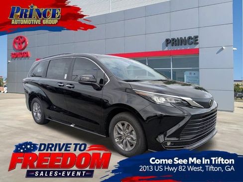 New 2026 Toyota Sienna XLE FWD image 1