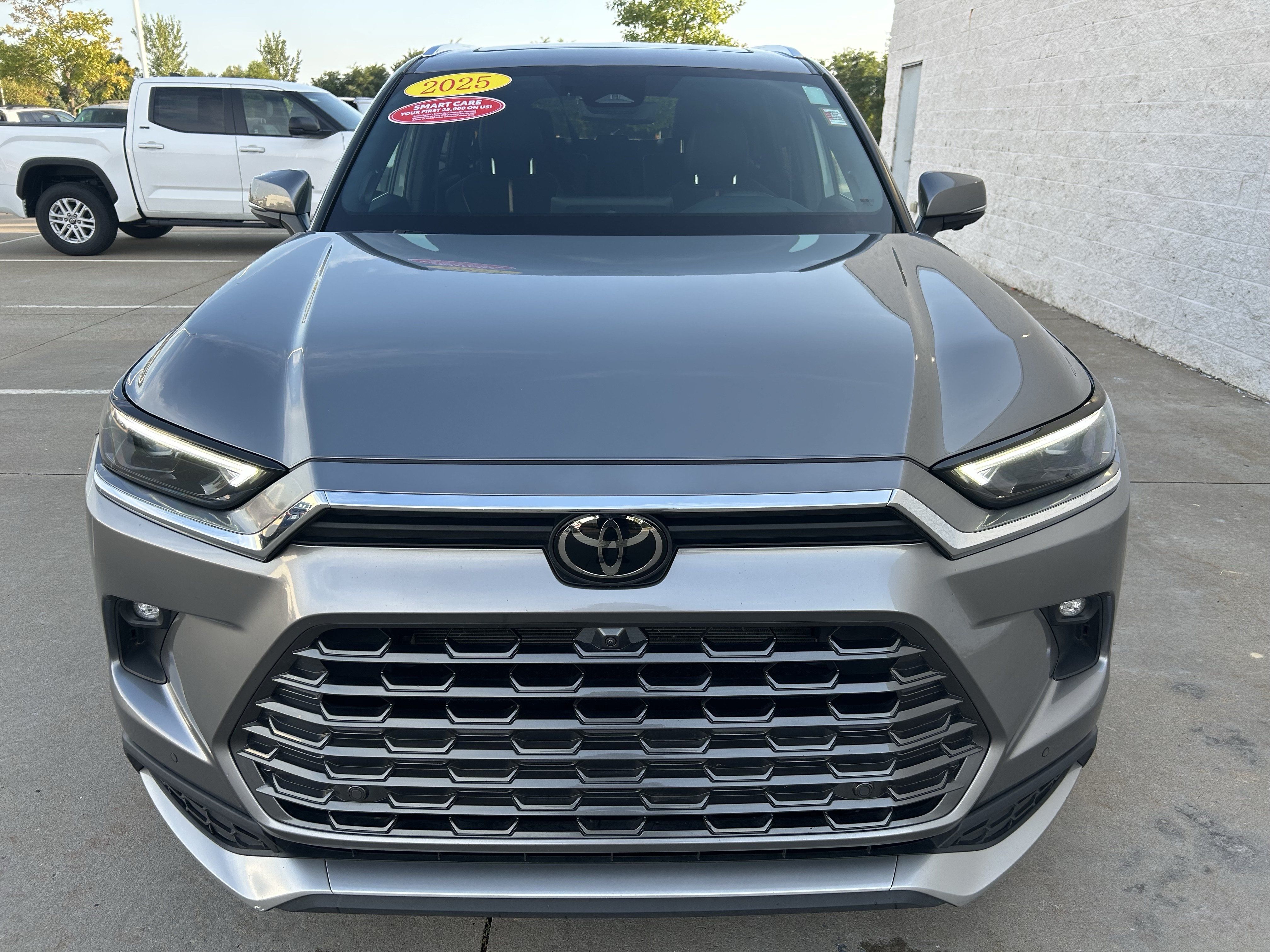 Used 2025 Toyota Grand Highlander AWD Hybrid image 2