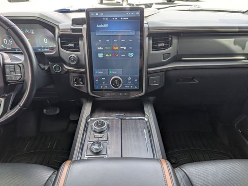 Used 2023 Ford Expedition Platinum AWD/4WD image 7