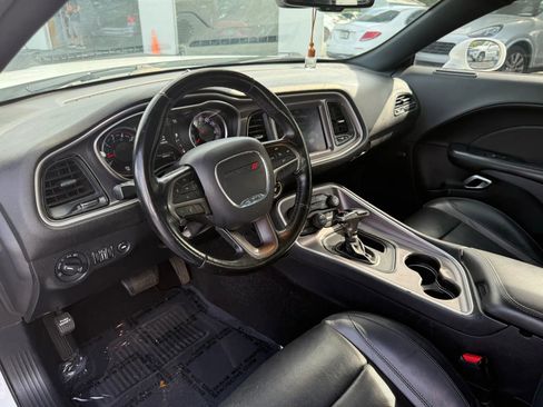 Used 2019 Dodge Challenger SXT w/ Plus Package image 9