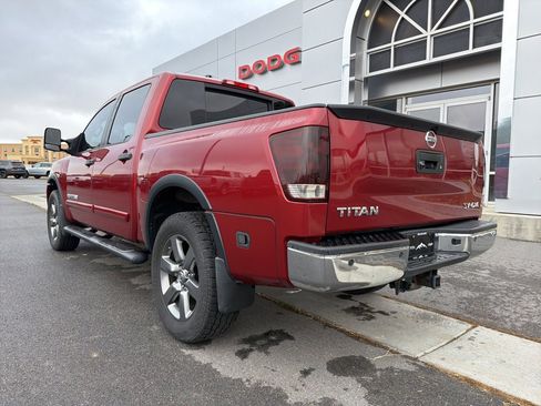 Used 2015 Nissan Titan SV w/ SV Value Truck Package image 4