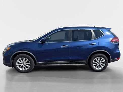 Used 2020 Nissan Rogue SV FWD image 2