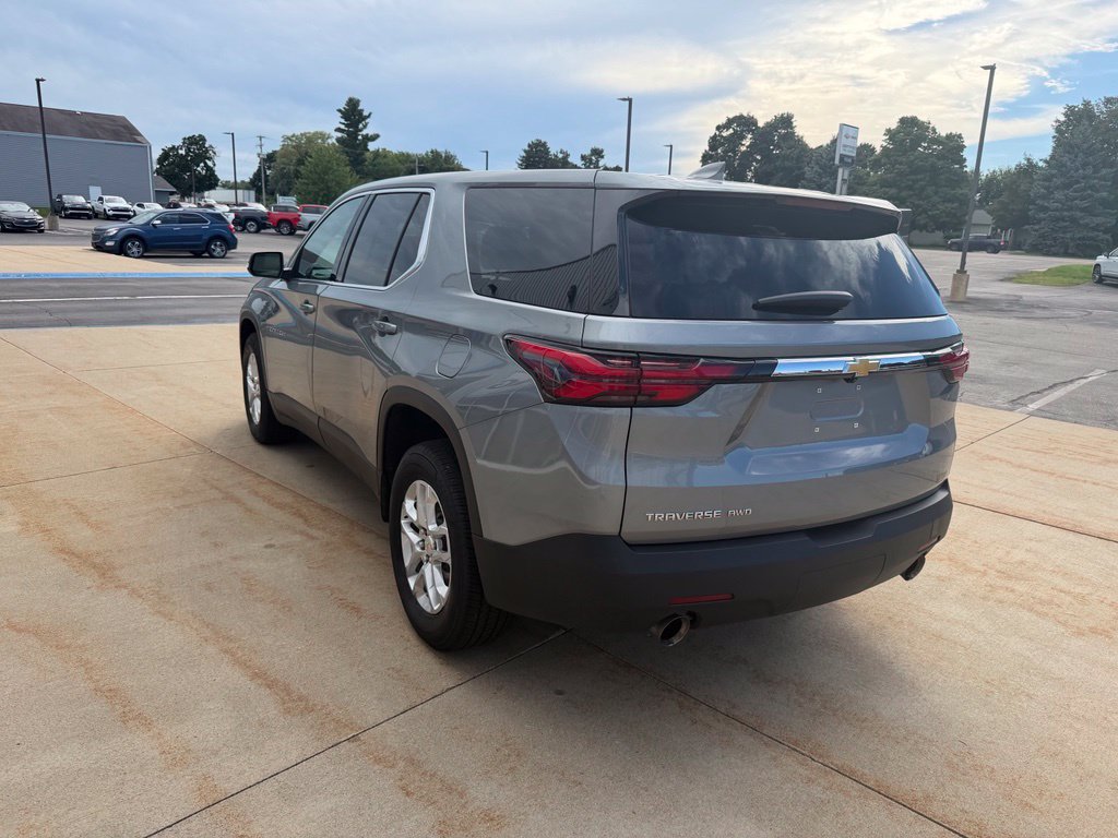 Used 2023 Chevrolet Traverse LS w/ Safety Package AWD/4WD image 5