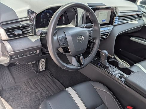 Used 2026 Toyota Camry SE FWD image 14