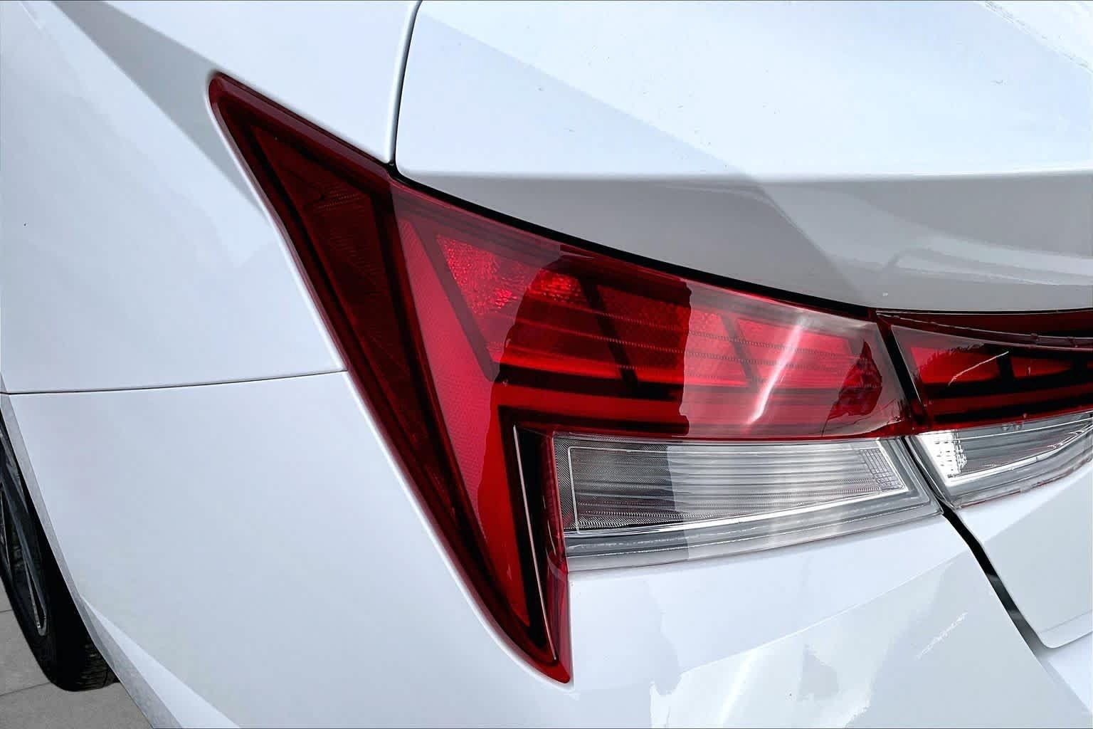 Used 2025 Hyundai Elantra SEL FWD image 28