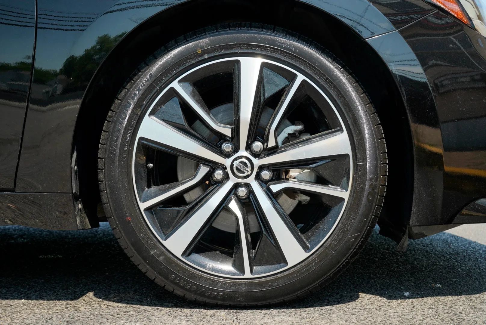 Used 2022 Nissan Maxima SV w/ Floor Mat Group FWD image 17