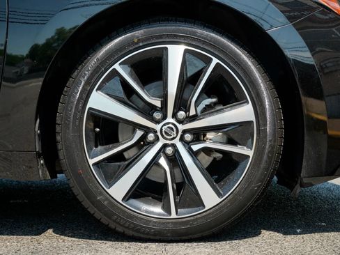 Used 2022 Nissan Maxima SV w/ Floor Mat Group FWD image 17