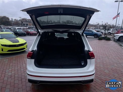 Used 2023 Volkswagen Tiguan SE R-Line image 29
