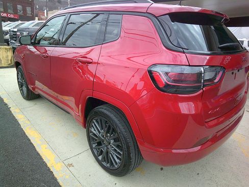 Used 2022 Jeep Compass Limited w/ (RED) Package image 4