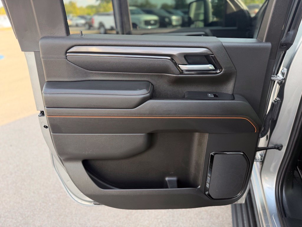 Used 2025 GMC Sierra 2500 AT4 w/ AT4 Premium Plus Package AWD/4WD image 18