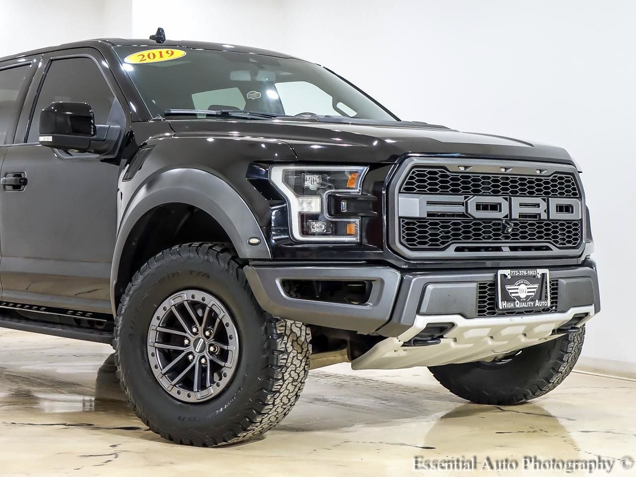 Used 2019 Ford F150 Raptor w/ Equipment Group 802A Luxury AWD/4WD image 2