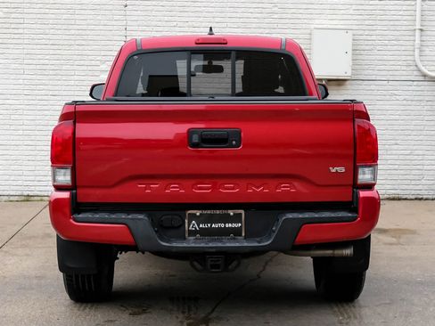 Used 2016 Toyota Tacoma TRD Sport w/ Towing Package RWD image 8
