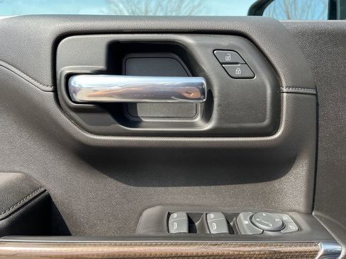 Used 2022 Chevrolet Silverado 1500 LT AWD/4WD image 18