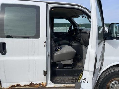 Used 2006 Chevrolet Express 3500 Extended image 25