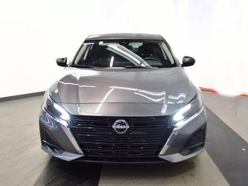 Used 2025 Nissan Altima 2.5 SV image 3