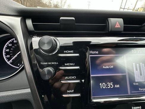 Used 2020 Toyota Camry LE image 14