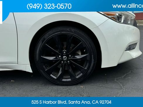 Used 2017 Nissan Maxima SR FWD image 18
