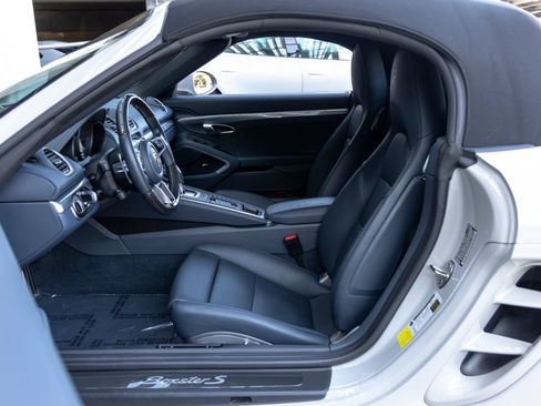 Certified 2025 Porsche 718 Boxster S RWD image 24