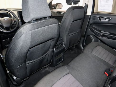 Certified 2023 Ford Edge SE image 21