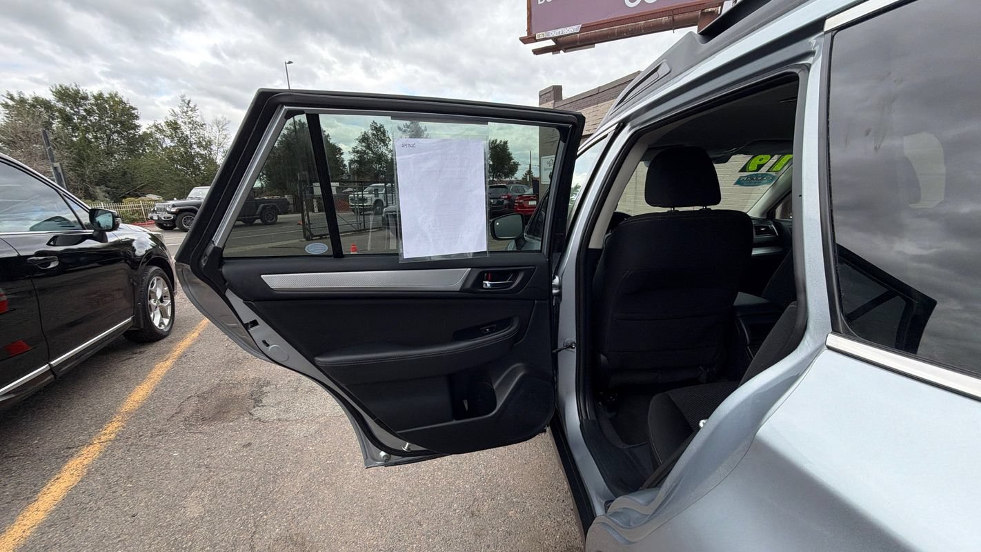 Used 2019 Subaru Outback 2.5i Premium w/ Popular Package #2 AWD/4WD image 11