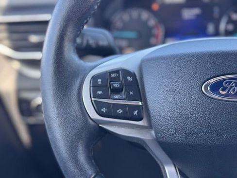 Used 2023 Ford Explorer XLT w/ Equipment Group 202A image 10