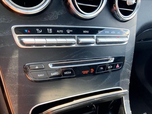 Used 2019 Mercedes-Benz GLC 300 image 31