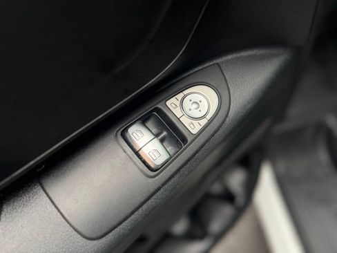 Used 2020 Mercedes-Benz Metris image 12