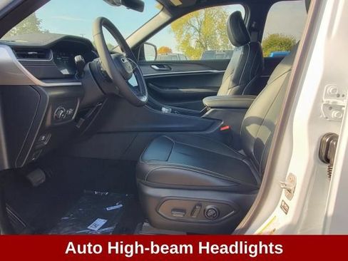 Used 2025 Jeep Grand Cherokee L Limited AWD/4WD image 10