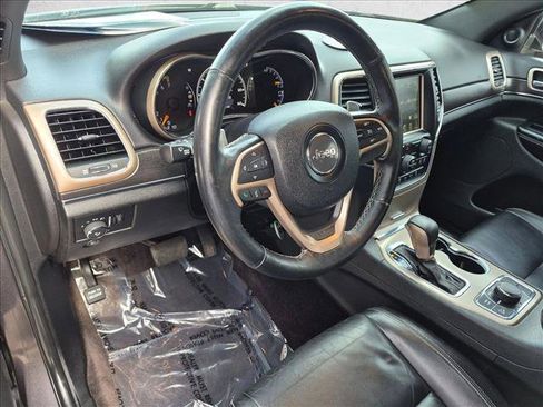 Used 2017 Jeep Grand Cherokee Limited AWD/4WD image 8