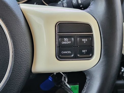 Used 2017 Jeep Wrangler Unlimited Rubicon w/ Connectivity Group AWD/4WD image 16