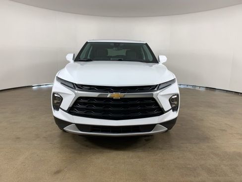 Used 2025 Chevrolet Blazer LT image 3