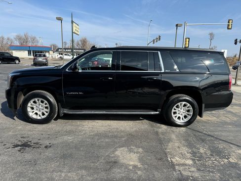 Used 2017 GMC Yukon XL SLT w/ Open Road Package image 2
