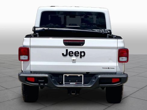 Used 2024 Jeep Gladiator Sport AWD/4WD image 5