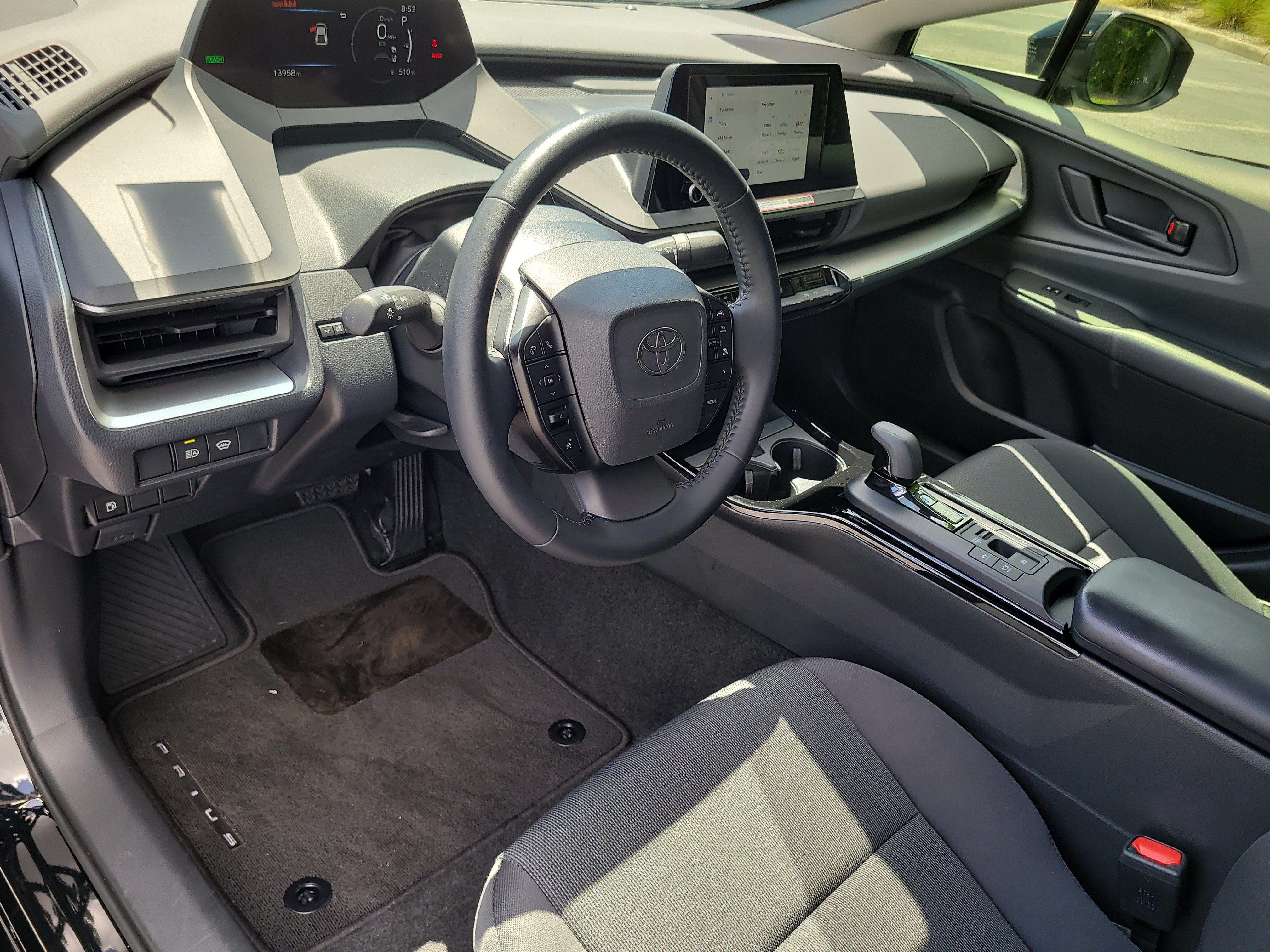 Used 2026 Toyota Prius LE FWD image 18