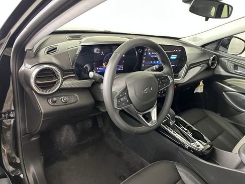 Used 2025 Chevrolet Trax ACTIV image 13