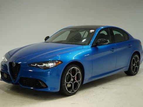 New 2025 Alfa Romeo Giulia AWD image 3
